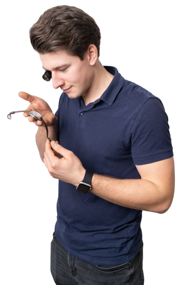 Sebastian Lehner beim Uhren Verkaufen